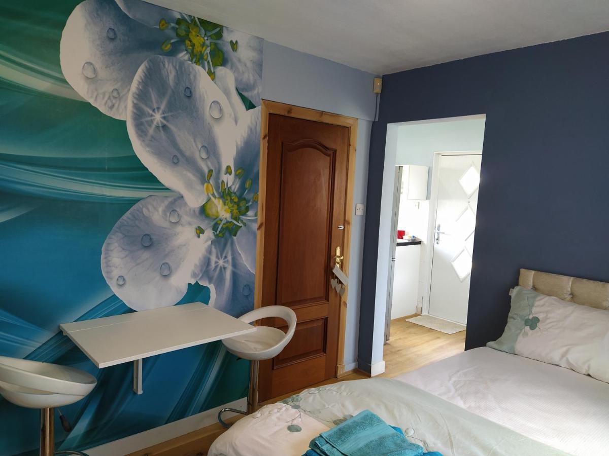 شقة Self Catering Studio Flat إدنبرة المظهر الخارجي الصورة